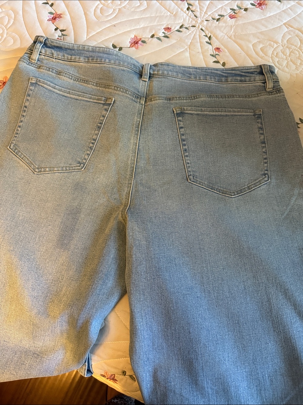 Light Blue Women's Jeans - Classic Back Pocket Design